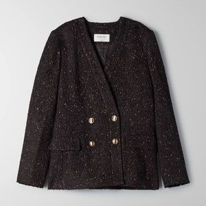 Aritzia Babaton Kilburn Blazer 4